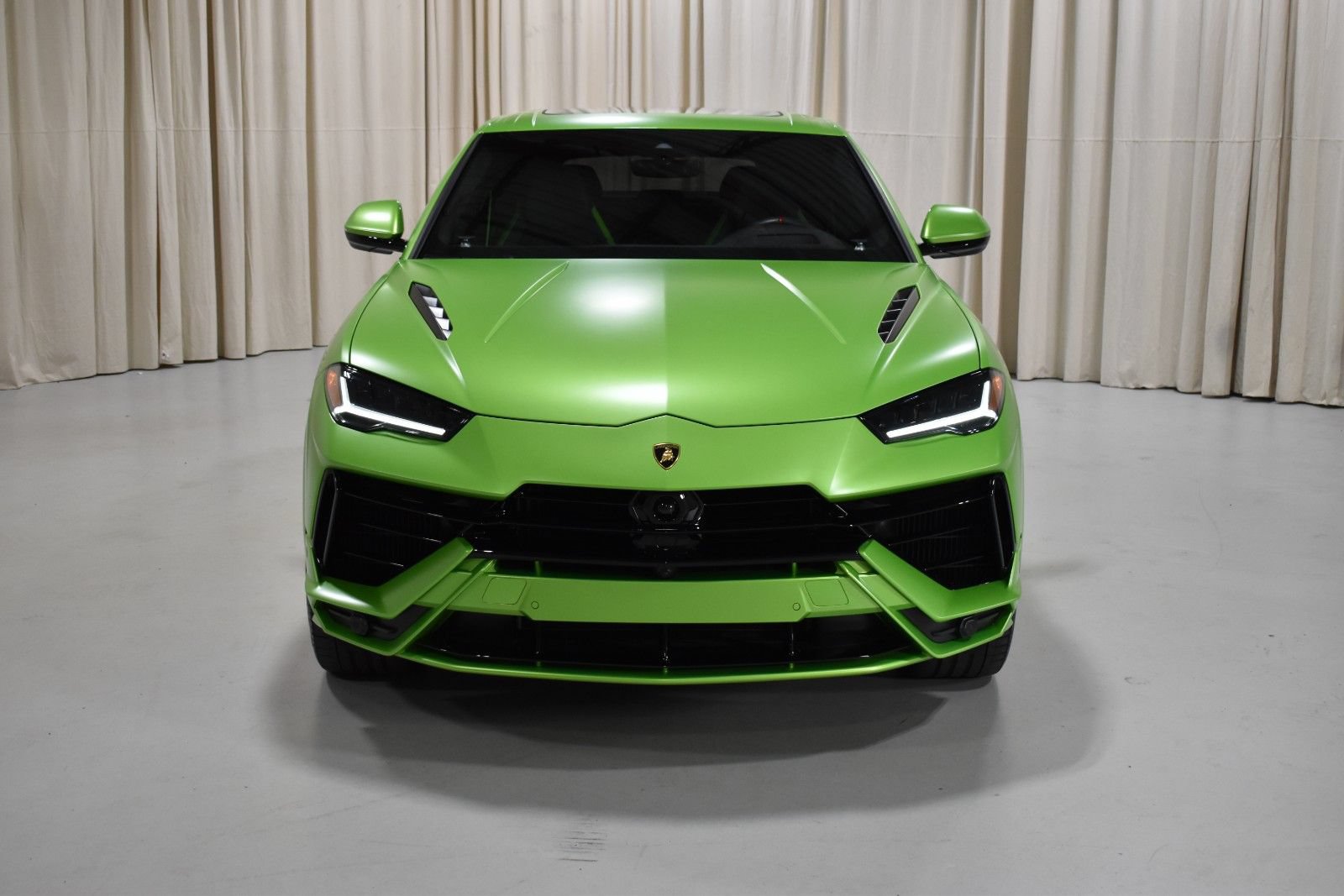 Used 2024 Lamborghini Urus S AWD/4WD image 2
