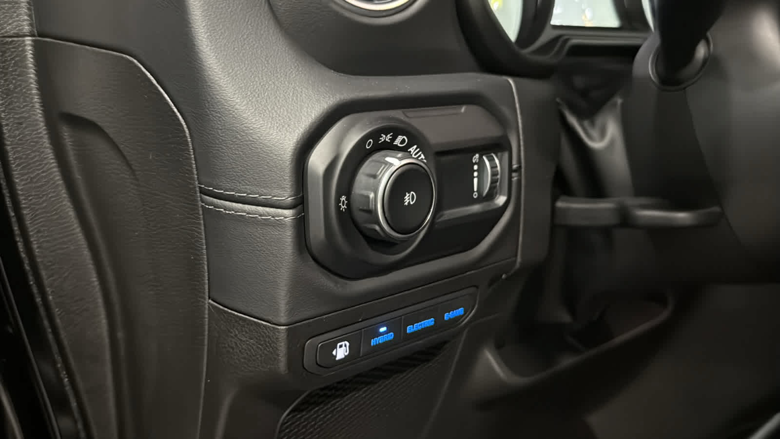 Used 2024 Jeep Wrangler High Altitude AWD/4WD image 21