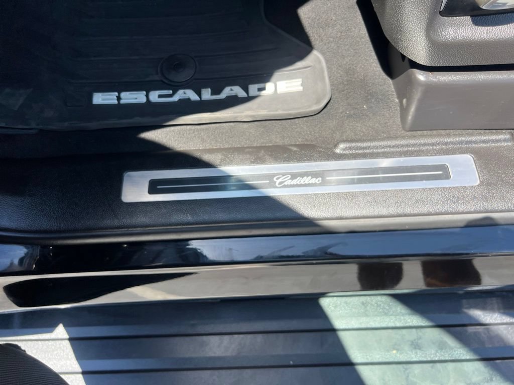 Used 2015 Cadillac Escalade Premium AWD/4WD image 25