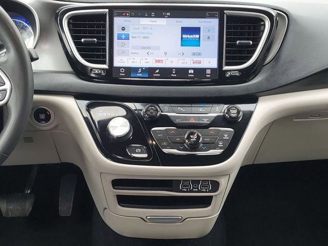 Used 2024 Chrysler Pacifica Touring-L image 28