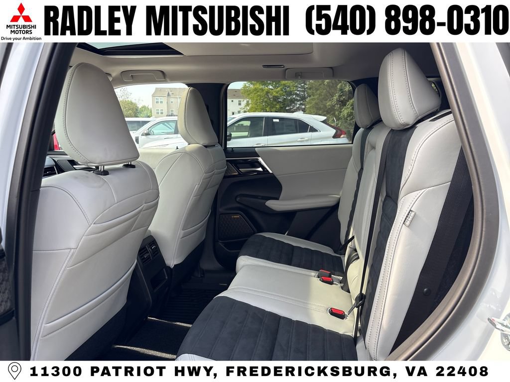 New 2026 Mitsubishi Outlander SE FWD image 12