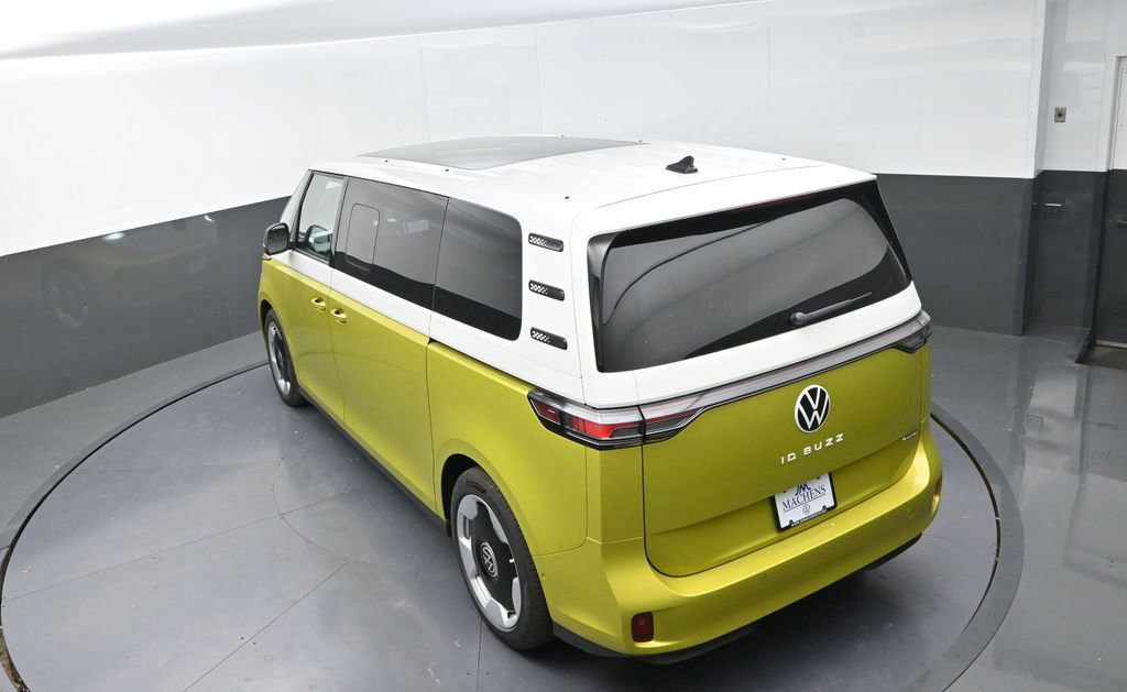 New 2025 Volkswagen ID. Buzz Pro S Plus AWD/4WD image 17