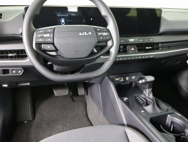 Certified 2025 Kia K4 LXS image 10