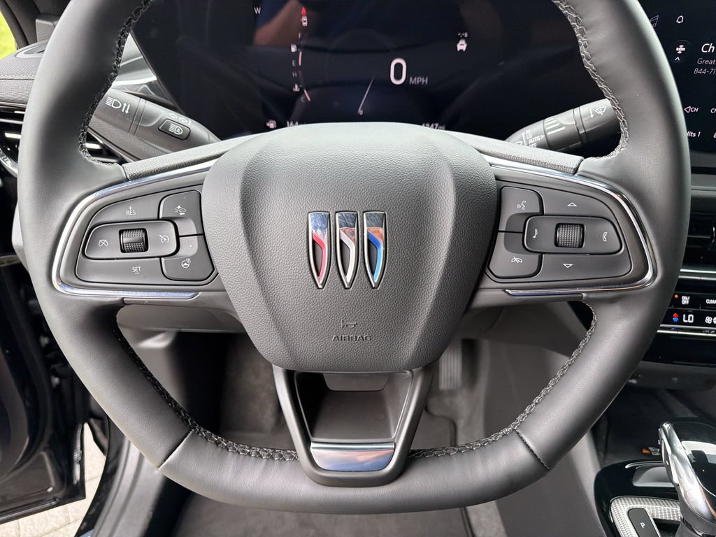 Certified 2025 Buick Envista Avenir FWD image 33