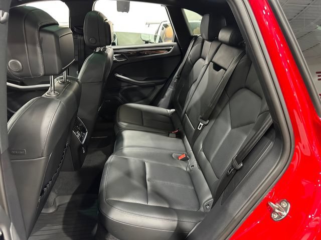 Used 2023 Porsche Macan AWD/4WD image 18