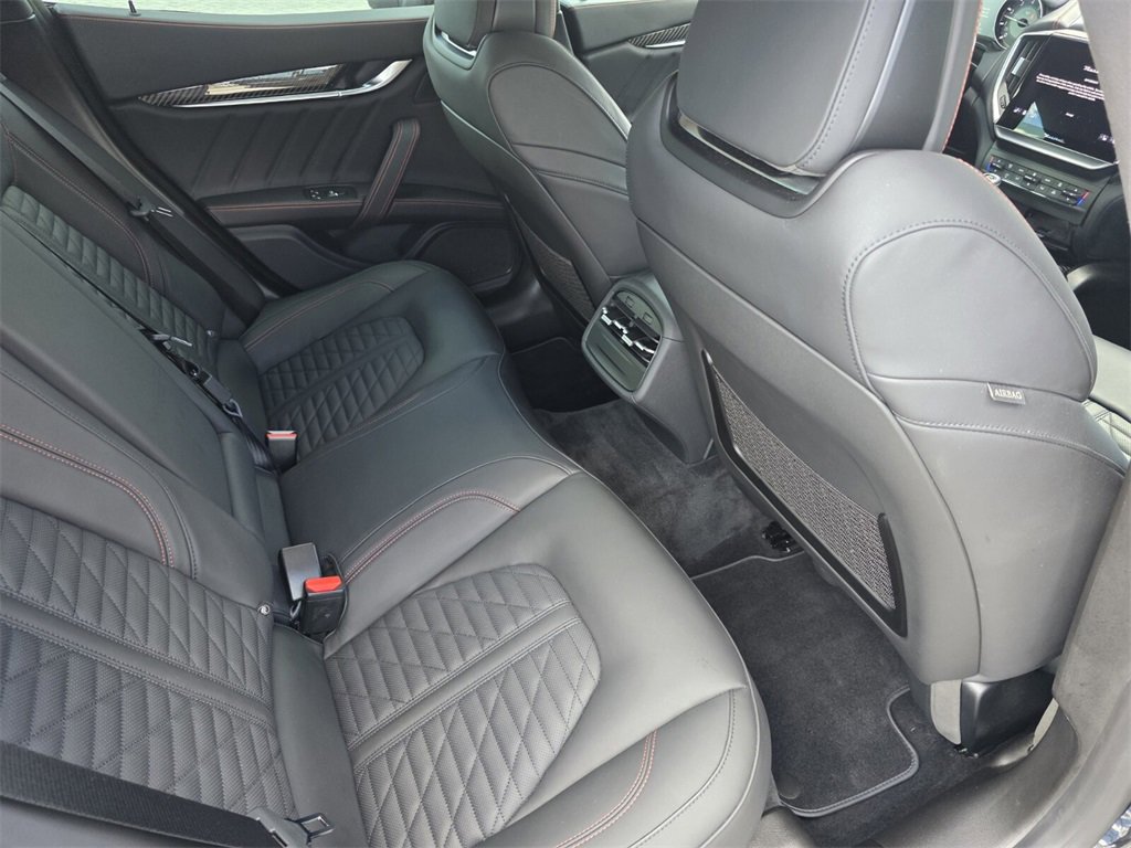 Used 2023 Maserati Ghibli Trofeo image 31