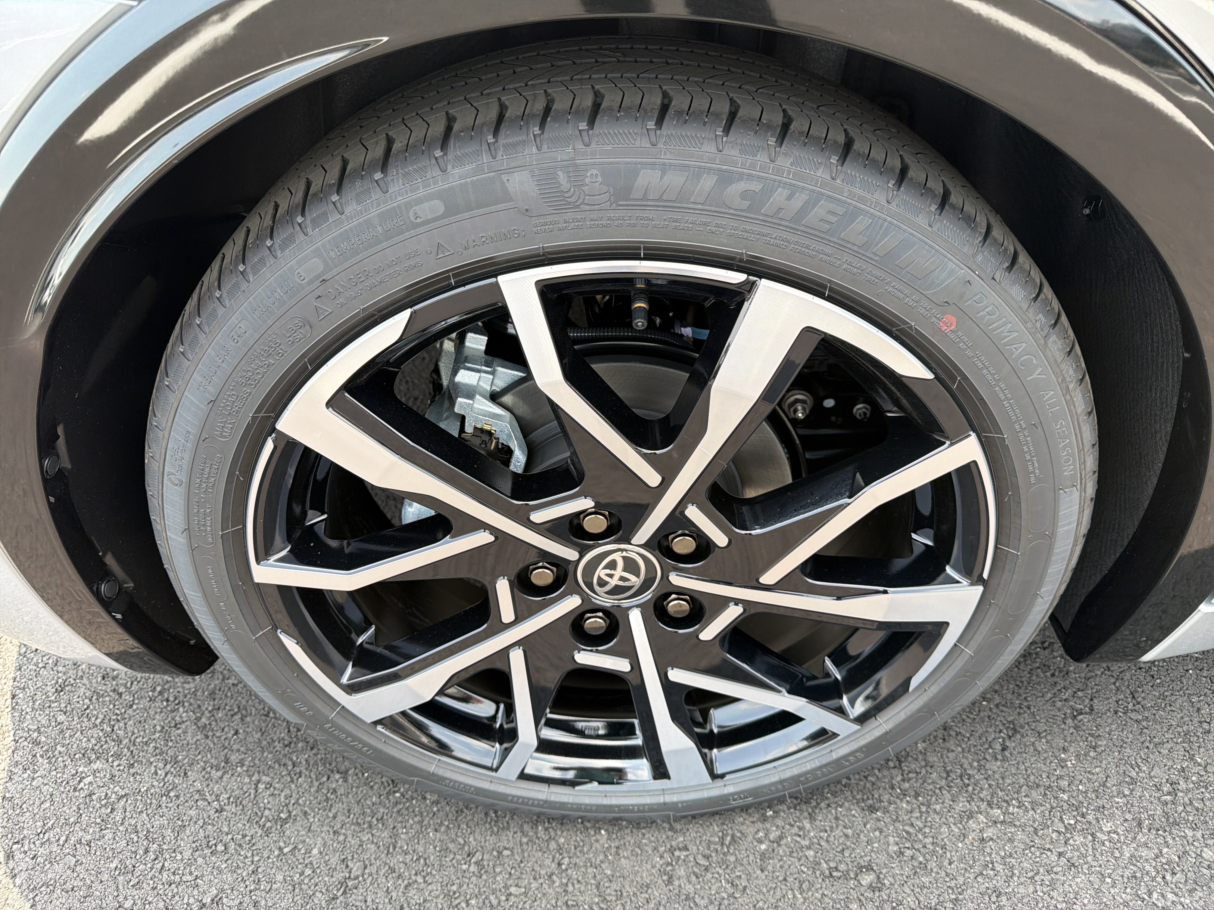 New 2026 Toyota Prius Plug-In Hybrid FWD image 7