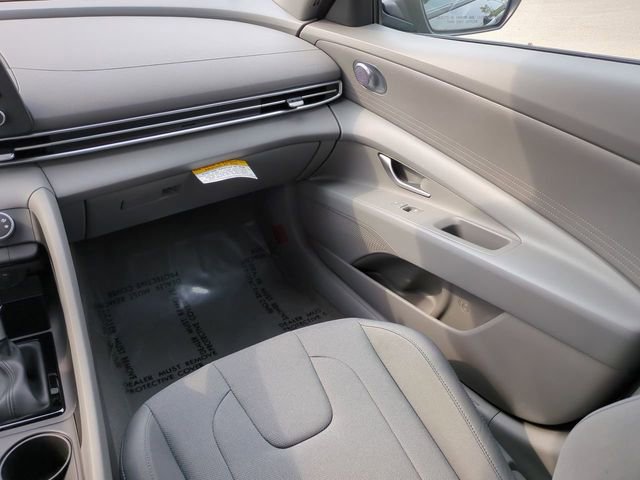New 2026 Hyundai Elantra SE FWD image 16