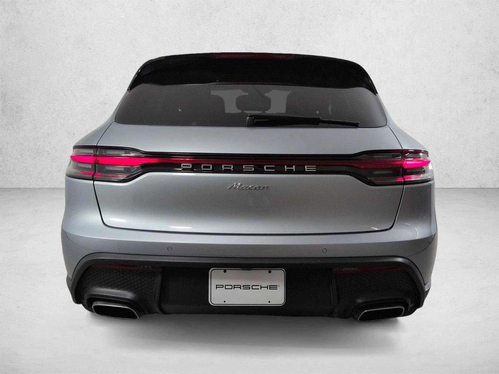 Certified 2025 Porsche Macan AWD/4WD image 10