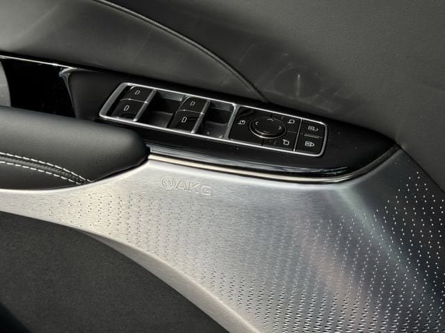 New 2026 Cadillac Lyriq V w/ Exterior Carbon Fiber Package AWD/4WD image 19