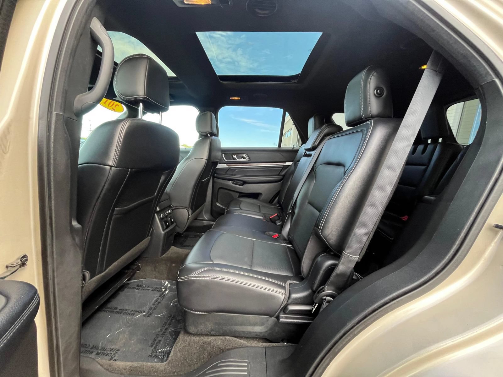 Used 2017 Ford Explorer Limited w/ Equipment Group 301A AWD/4WD image 34