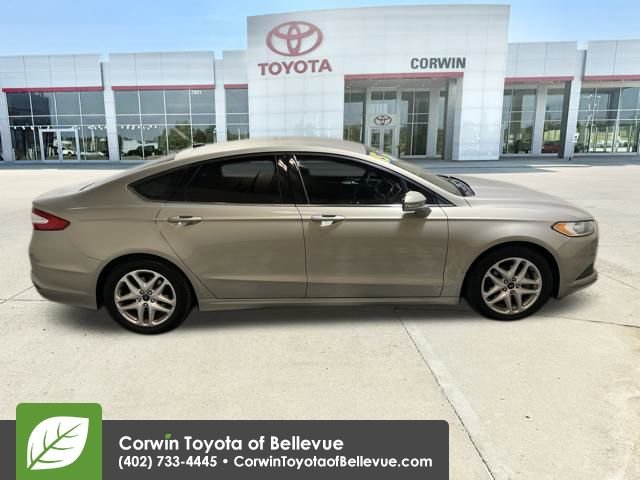 Used 2015 Ford Fusion SE image 6