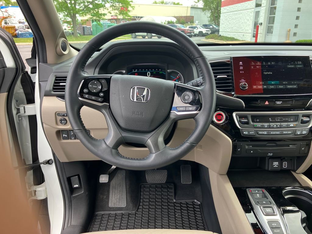 Used 2021 Honda Pilot Touring image 13