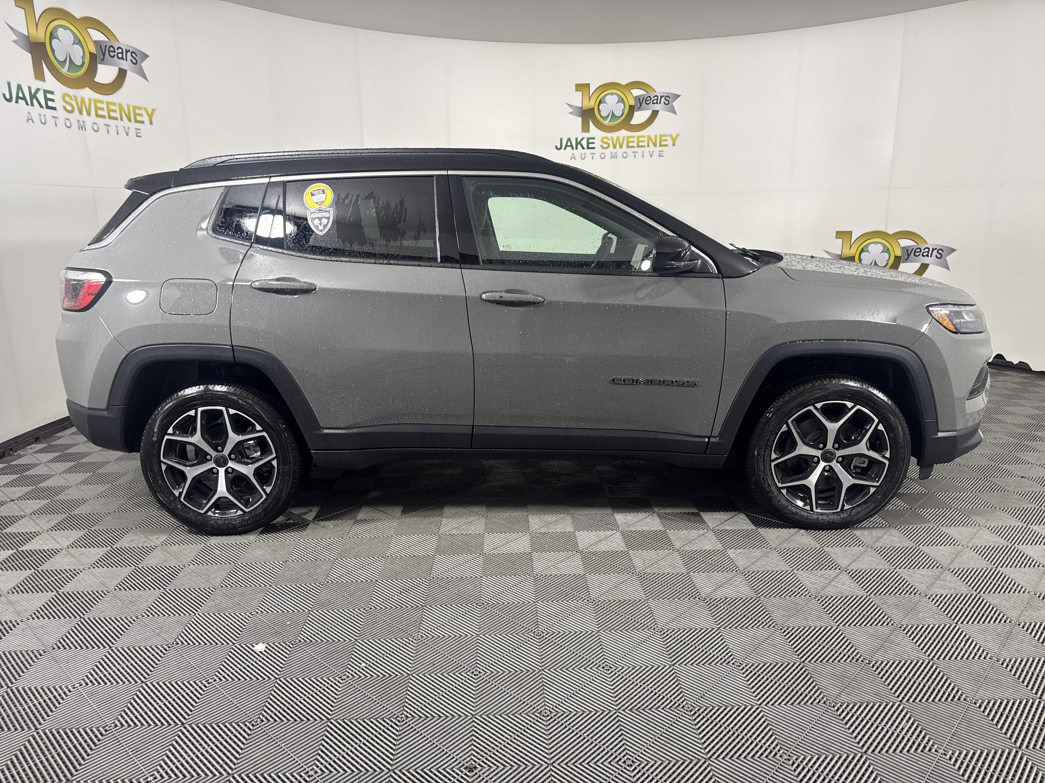 New 2026 Jeep Compass Limited w/ Sun, Sound & Navigation Group AWD/4WD image 11