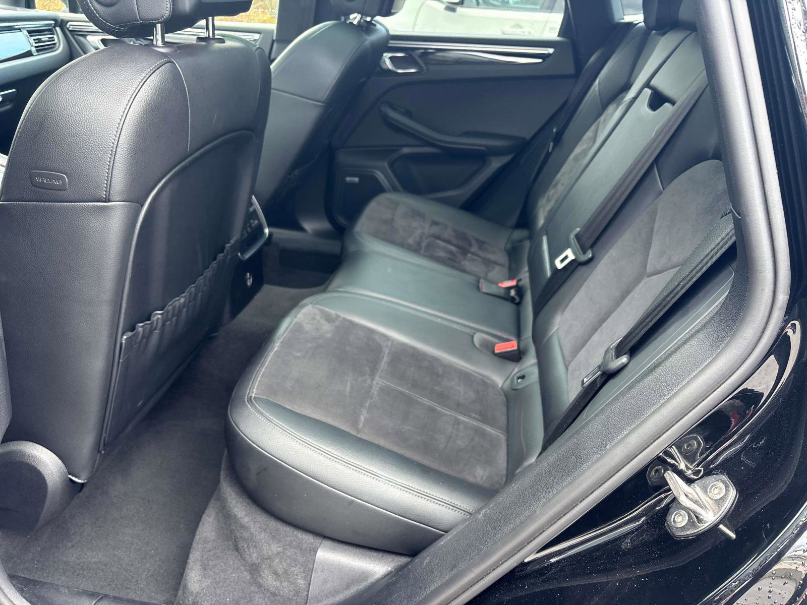 Used 2021 Porsche Macan w/ Driver Memory Package AWD/4WD image 9