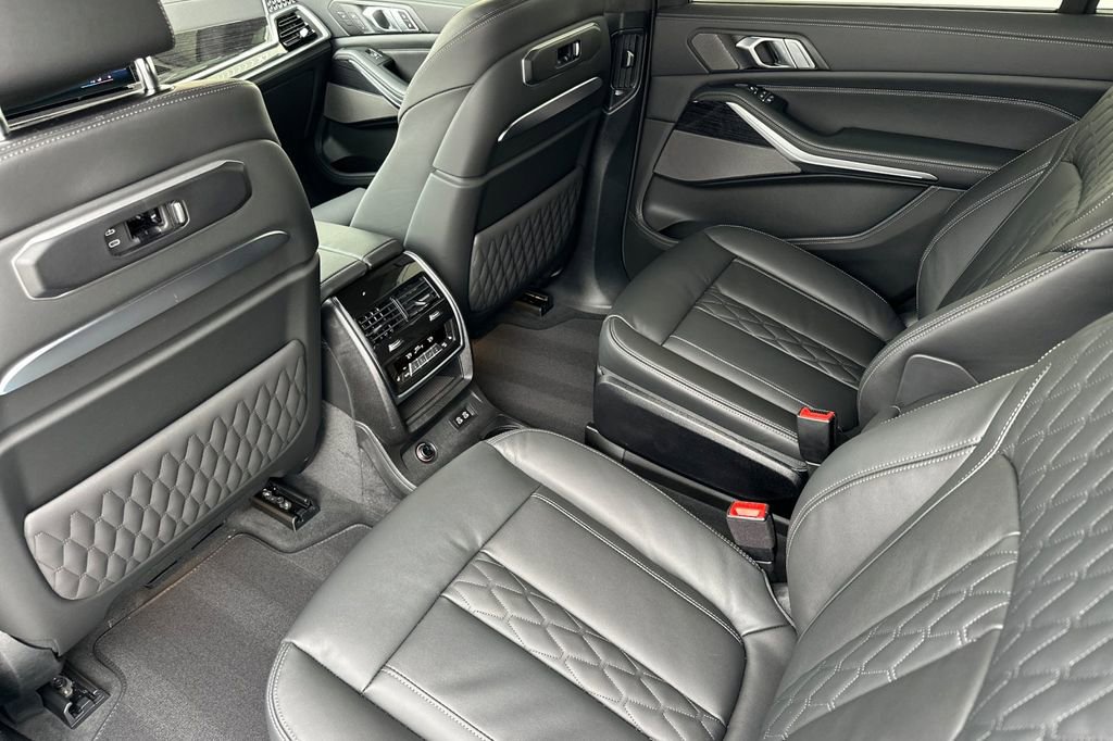 New 2026 BMW X7 xDrive40i w/ Executive Package image 12