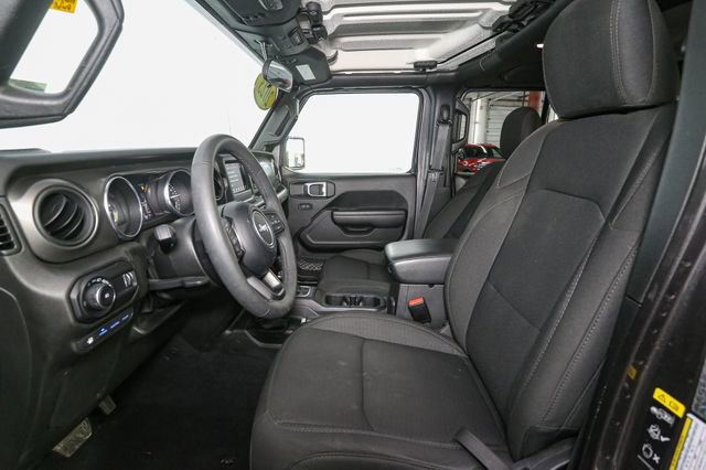 Used 2023 Jeep Wrangler Unlimited w/ Cold Weather Group AWD/4WD image 38