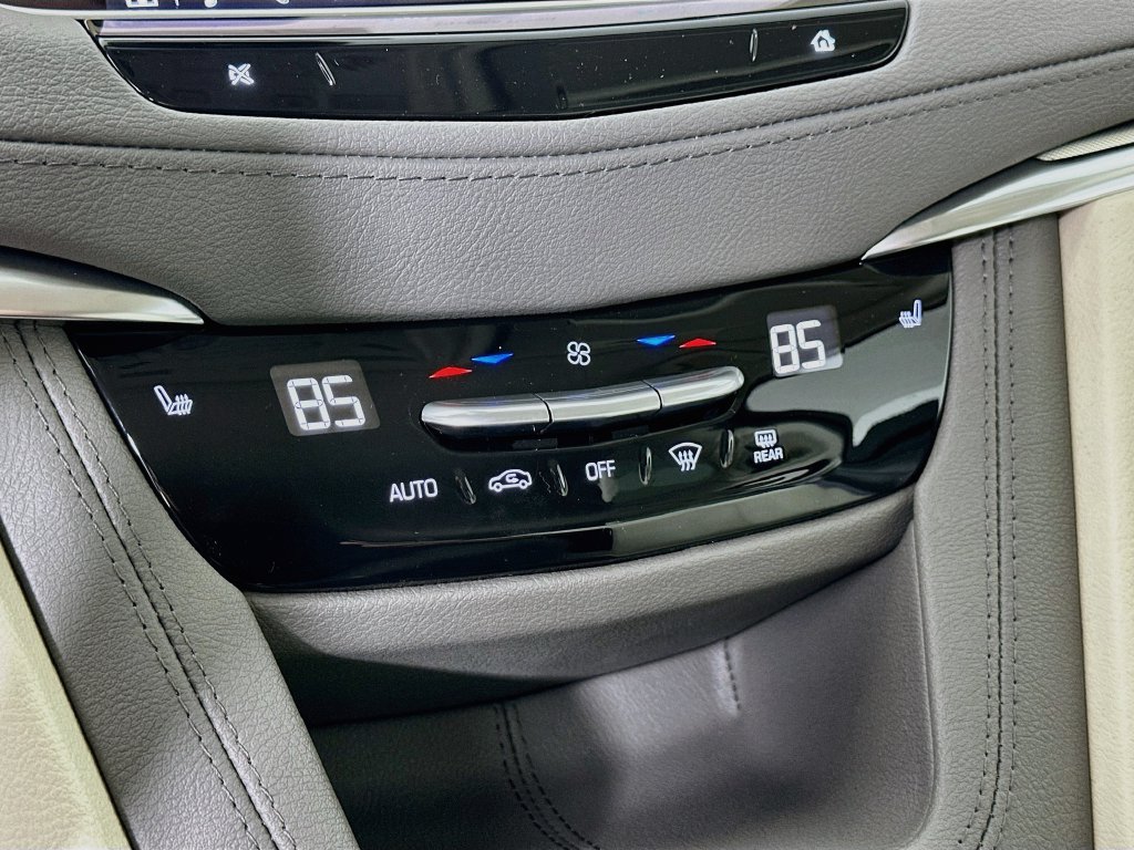 New 2026 Cadillac XT5 Premium Luxury w/ LPO, Floor Liner Package AWD/4WD image 20