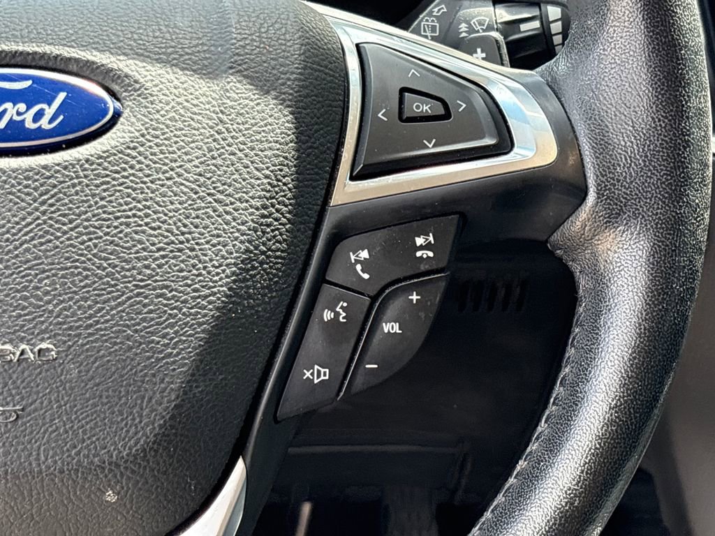 Used 2017 Ford Edge Titanium w/ Technology Package FWD image 20