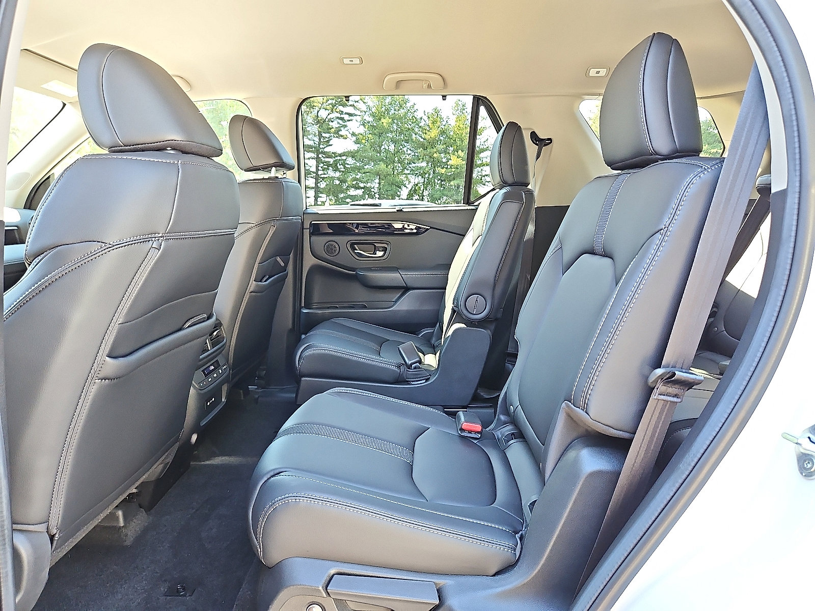 Used 2024 Honda Pilot EX-L image 11