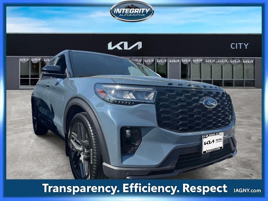 Used 2025 Ford Explorer ST AWD/4WD image 1