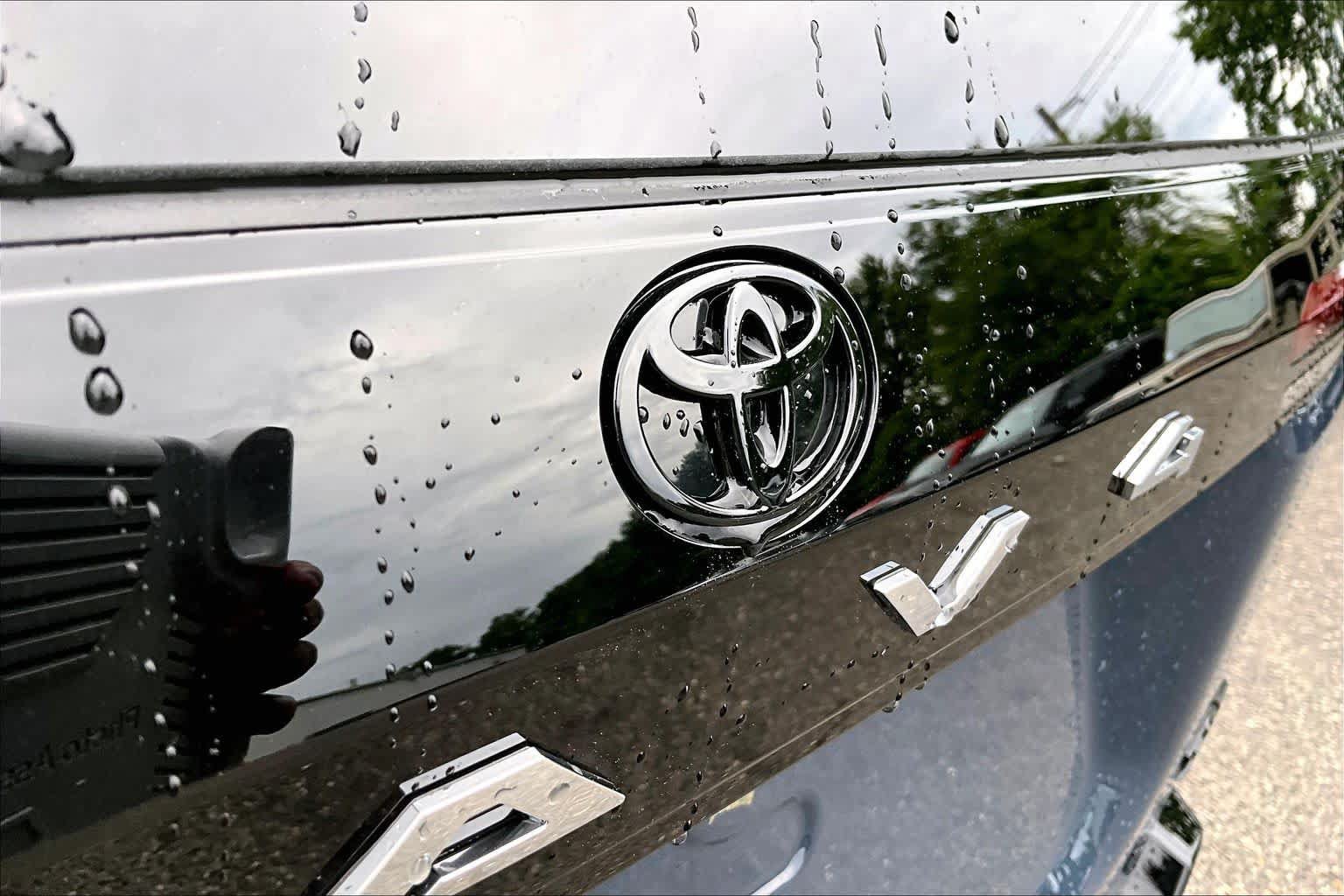 Used 2026 Toyota RAV4 XSE w/ Panoramic Sun Roof Package AWD/4WD image 30