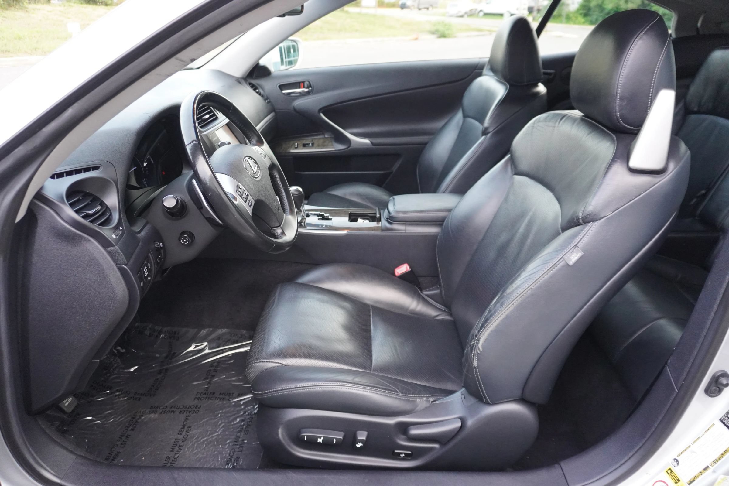 Used 2011 Lexus IS 250C RWD image 9