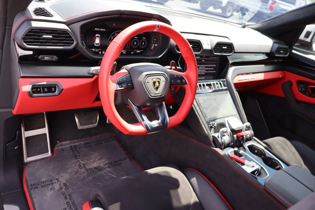 Used 2024 Lamborghini Urus S AWD/4WD image 5