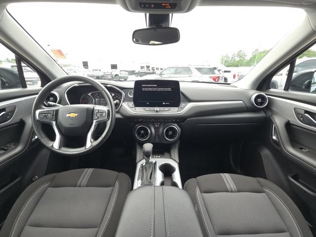 Used 2024 Chevrolet Blazer LT w/ Convenience Package FWD image 33