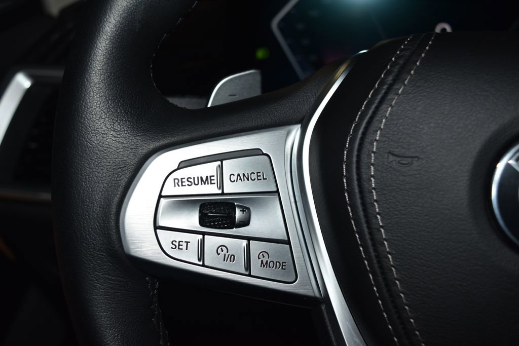 Certified 2025 BMW X7 xDrive40i image 9