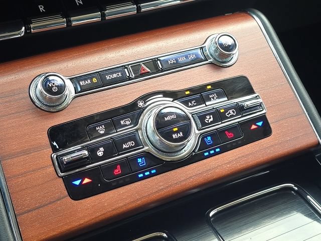 Used 2023 Lincoln Aviator Reserve w/ Equipment Group 201A AWD/4WD image 37