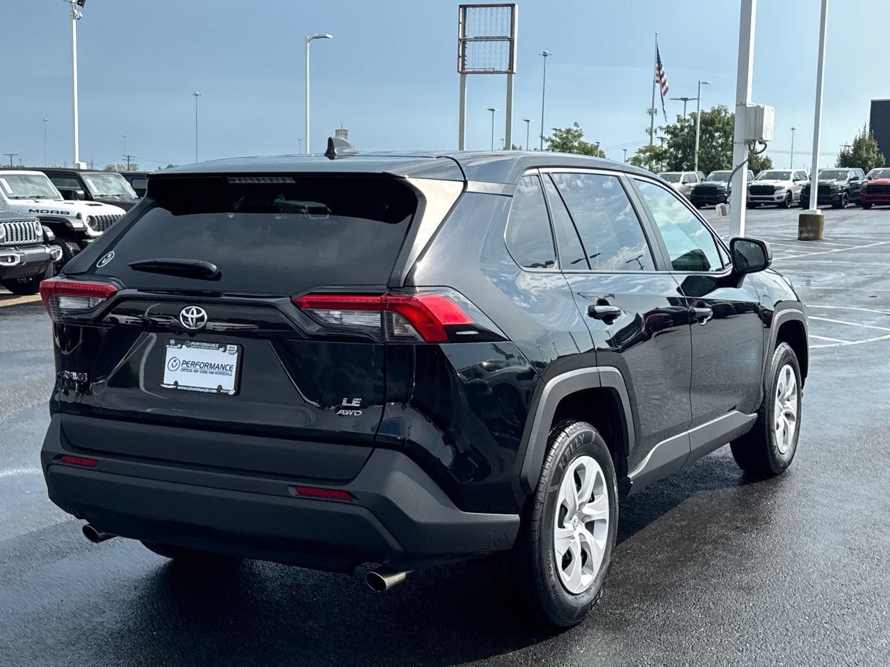Used 2025 Toyota RAV4 LE AWD/4WD image 3