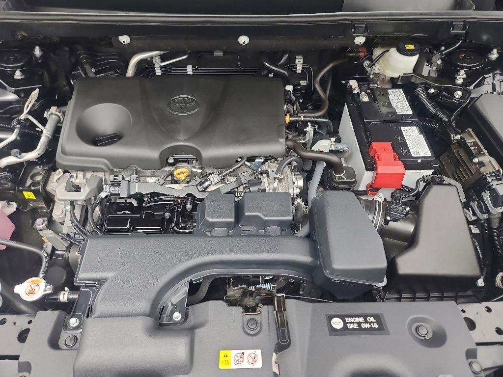 Used 2025 Toyota RAV4 XLE AWD/4WD image 39