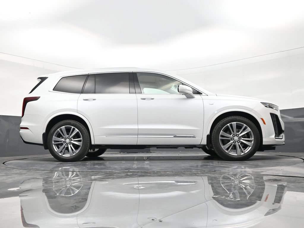 Used 2025 Cadillac XT6 Premium Luxury w/ LPO, Floor Liner Package FWD image 26