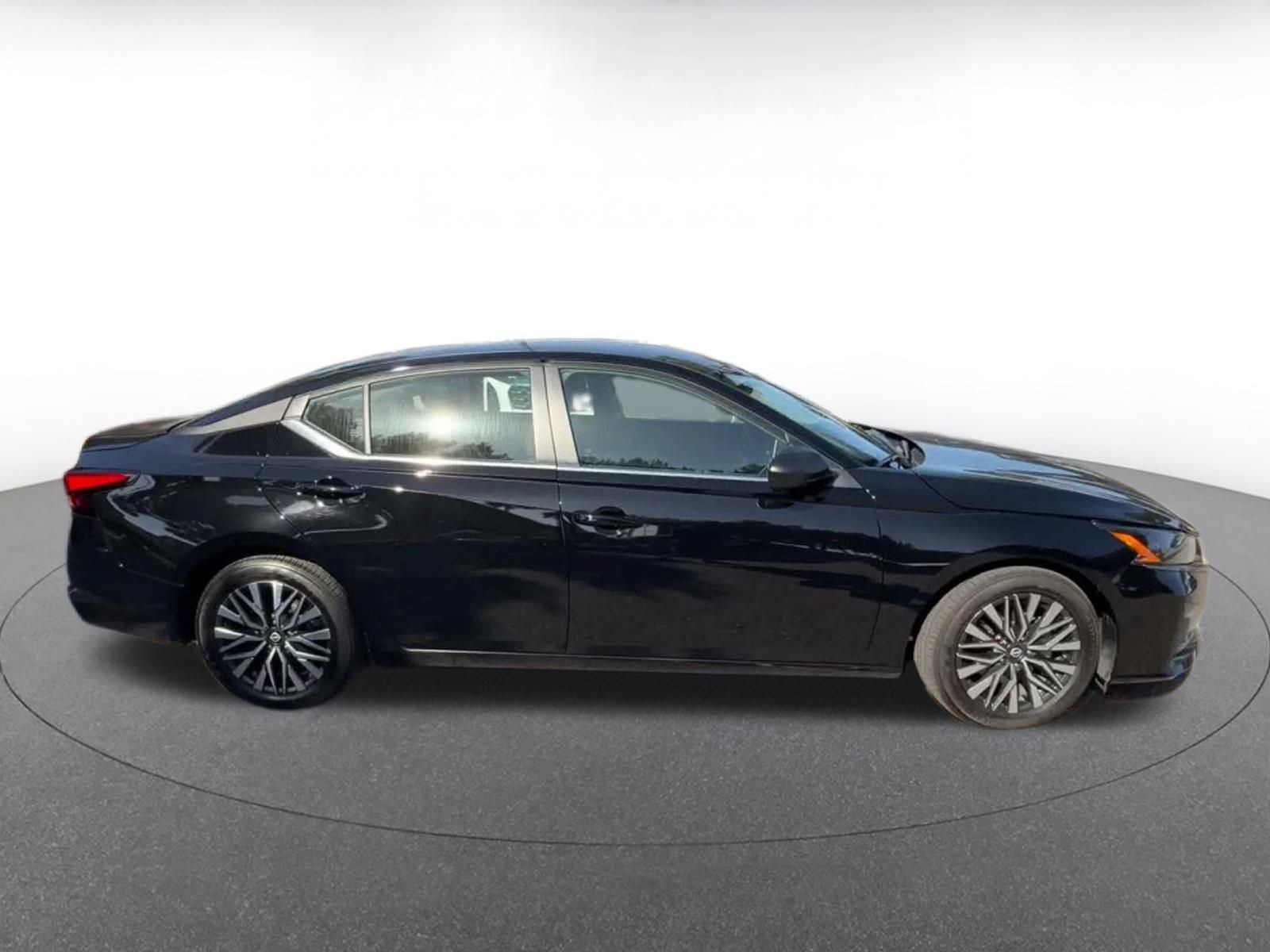 Used 2026 Nissan Altima 2.5 SV FWD image 15