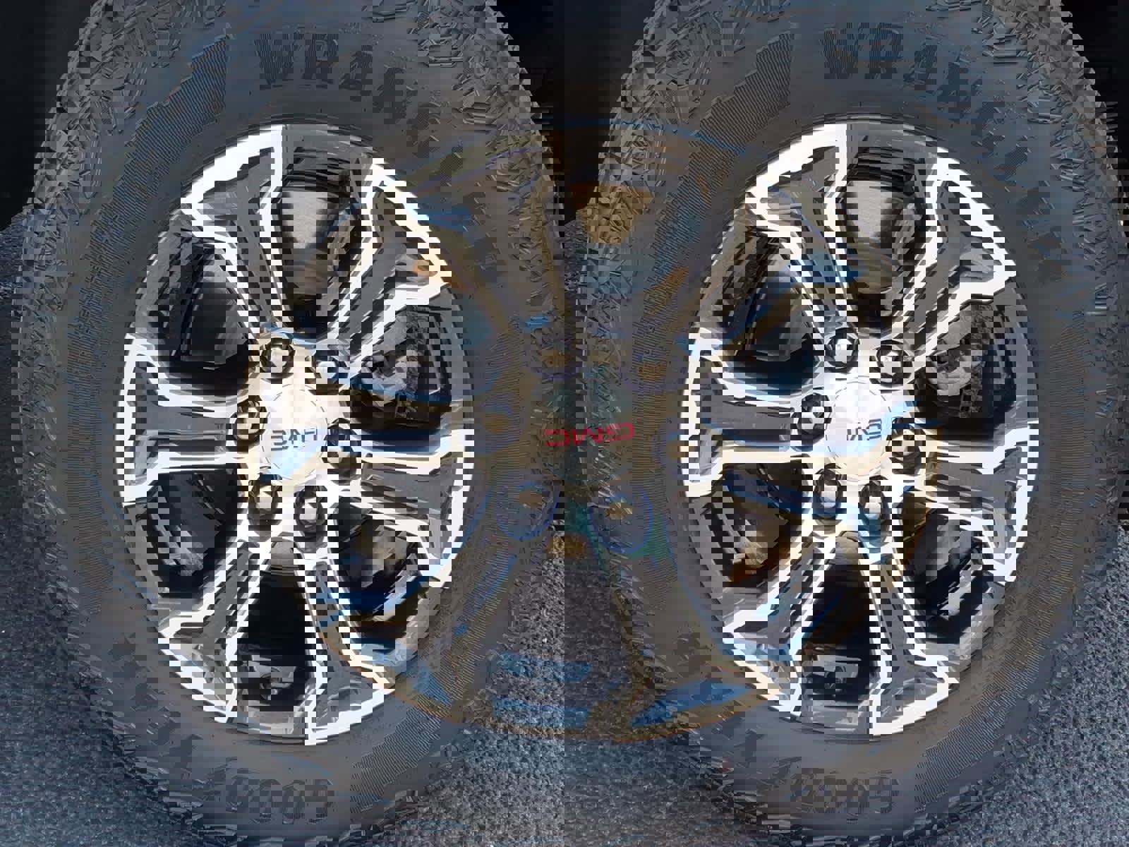 Used 2024 GMC Canyon AT4 w/ AT4 Premium Package image 12