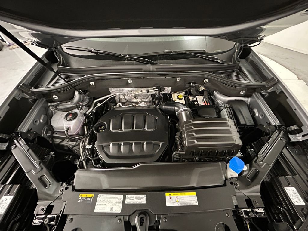 Used 2025 Volkswagen Atlas Cross Sport SEL Premium R-Line image 21