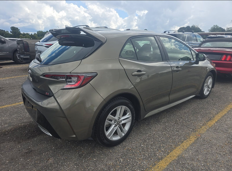 Used 2019 Toyota Corolla SE FWD image 3