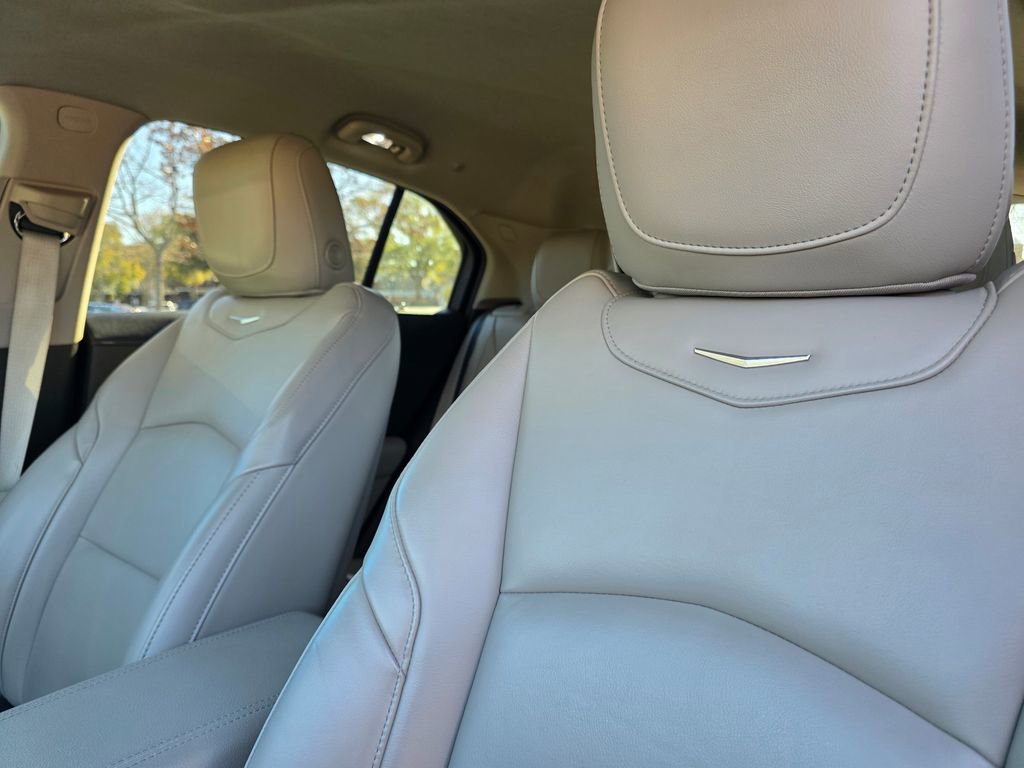 Used 2021 Cadillac XT4 Premium Luxury image 11