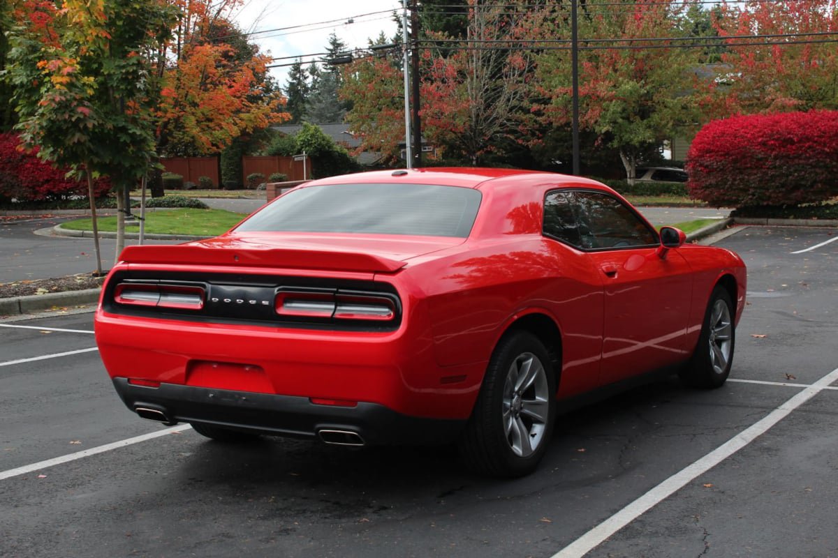 Used 2019 Dodge Challenger SXT RWD image 7