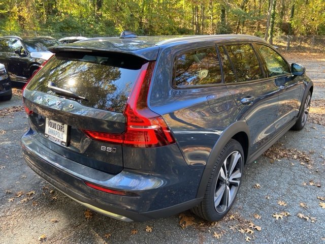 New 2026 Volvo V60 B5 Cross Country Plus w/ Climate Package image 7