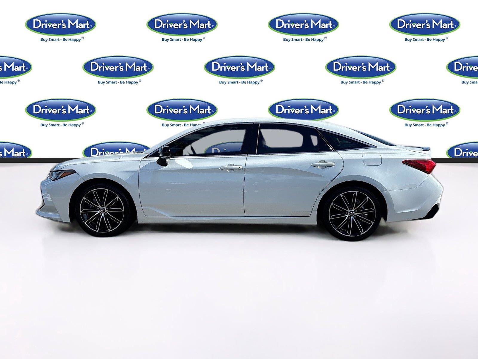 Used 2019 Toyota Avalon Touring FWD image 4