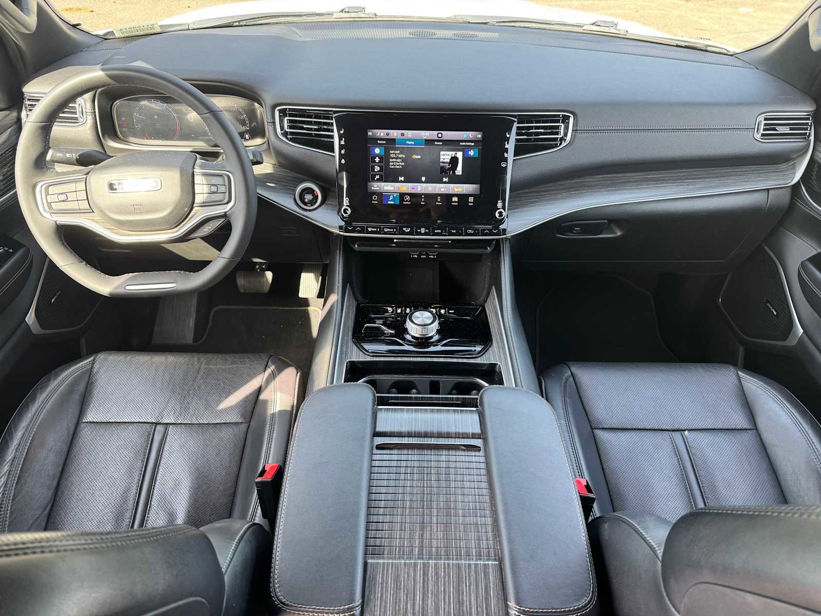 Used 2024 Jeep Wagoneer Series II w/ Flexible Seating Group image 19