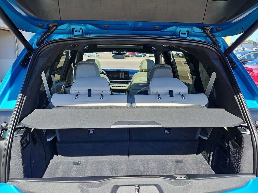 Used 2024 BMW X7 M60i w/ Executive Package image 21