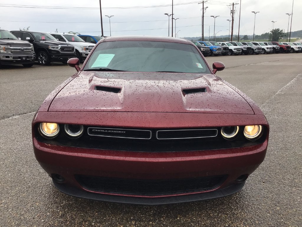 Used 2019 Dodge Challenger SXT RWD image 9