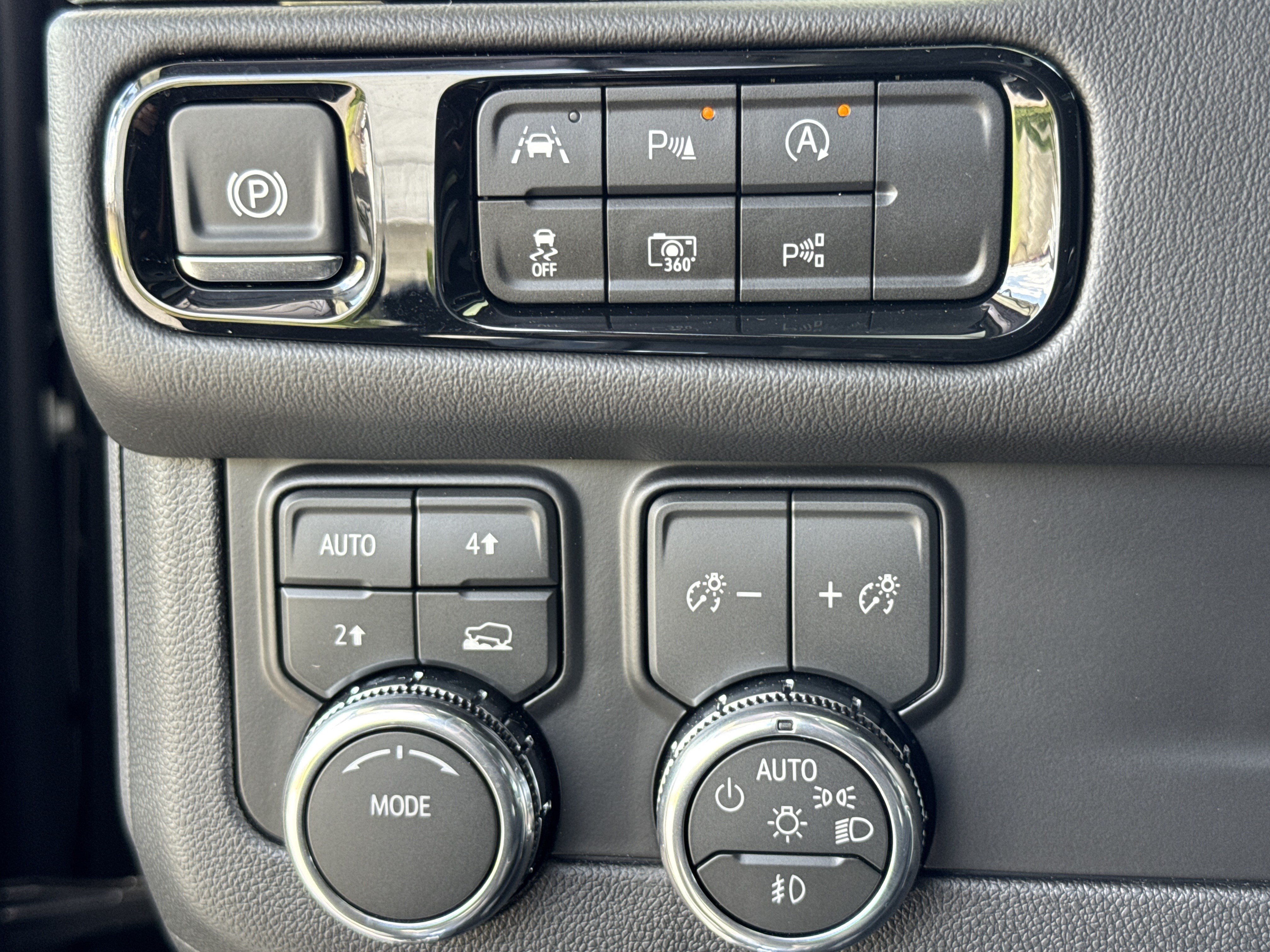 New 2026 GMC Yukon Elevation AWD/4WD image 18