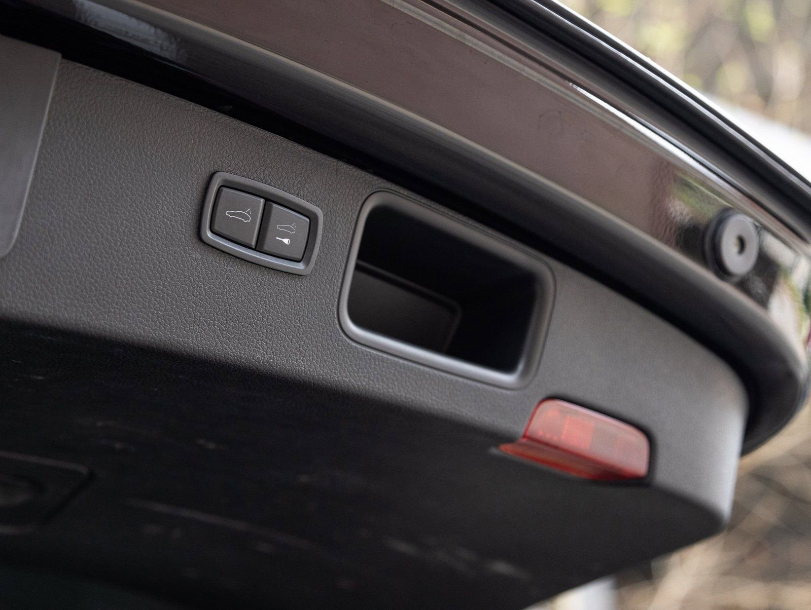 Certified 2023 Porsche Macan S image 30