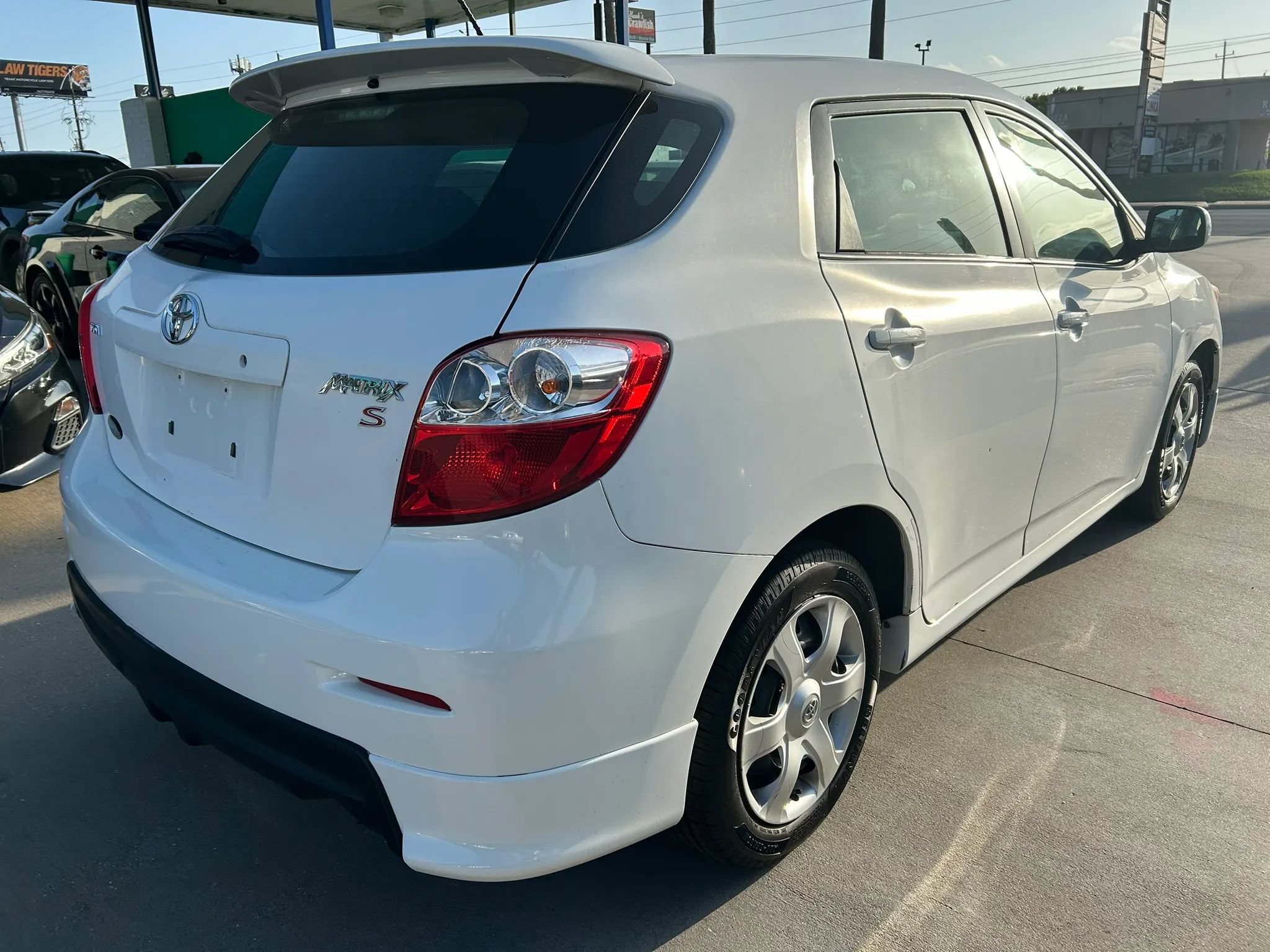 Used 2010 Toyota Matrix S FWD image 5