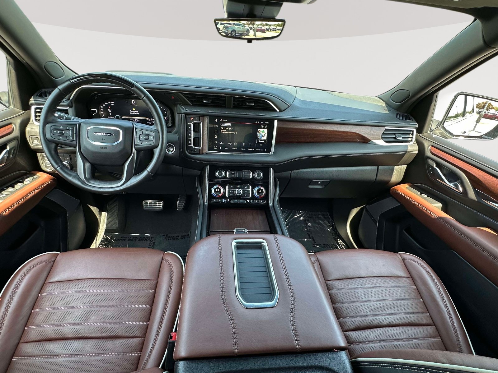Used 2023 GMC Yukon Denali Ultimate w/ LPO, Floor Liner Package AWD/4WD image 7