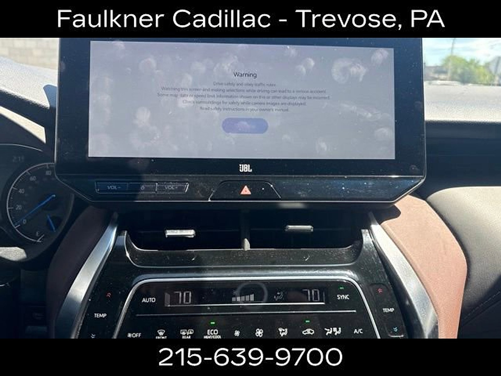Used 2024 Toyota Venza XLE AWD/4WD image 12